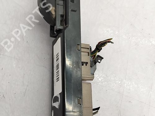 Højre bagtil elrude kontakt Højre bagtil elrude kontakt SAAB 9-3 (YS3F, E79, D79, D75) 1,8t (150 hp) 36185301 36185301