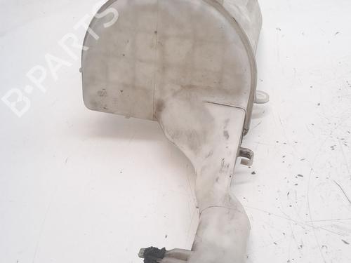 Used Windscreen washer tank TOYOTA YARIS (_P1_) 1.4 D-4D (NLP10_, NLP10R) (75 hp) 28163853