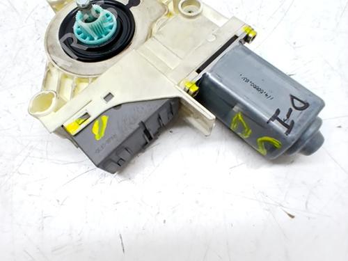 Used Left front window motor LAND ROVER DISCOVERY III (L319) 2.7 TD 4x4 (190 hp) 30526368