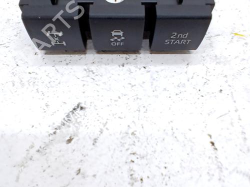 switch-toyota-land-cruiser-prado-_j15_-2009-39136686 main image