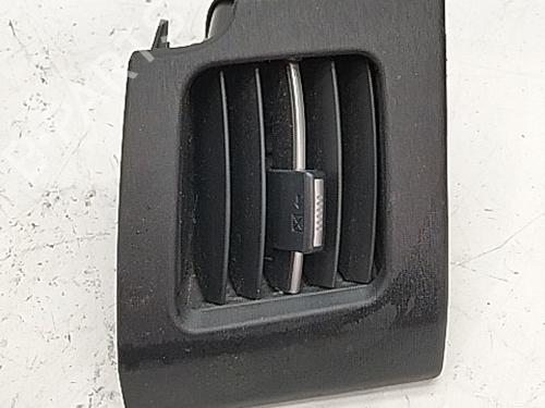air-vent-toyota-prius-_w3_-2008-2009-2010-2011-2012-2013-2014-2015-2016-40550257 main image