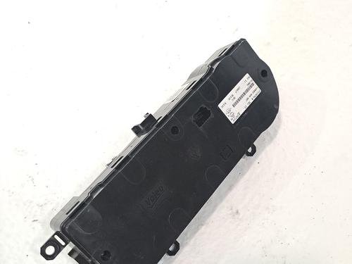 Airco bedieningspaneel RENAULT CAPTUR I (J5_, H5_) 1.5 dCi 90 (J5N4, J5M5, J5MW, J5M6, J5AL, J5AJ) | BP28959481I5