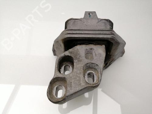 Used Engine mount MERCEDES-BENZ A-CLASS (W176) A 180 CDI (176.000) (109 hp) 23449636