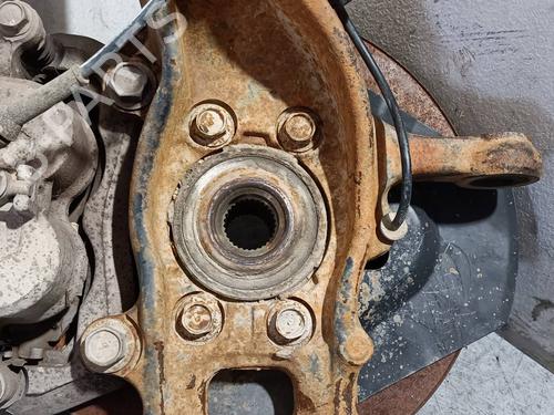 Left front steering knuckle NISSAN NAVARA NP300 (D40) 2.5 dCi 4WD | BP25989057M25 