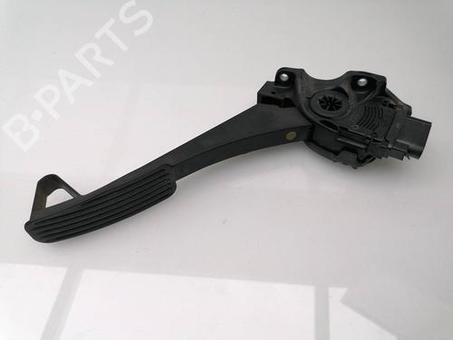 Used Pedal VOLVO S60 I (384) D5 (163 hp) 23419526