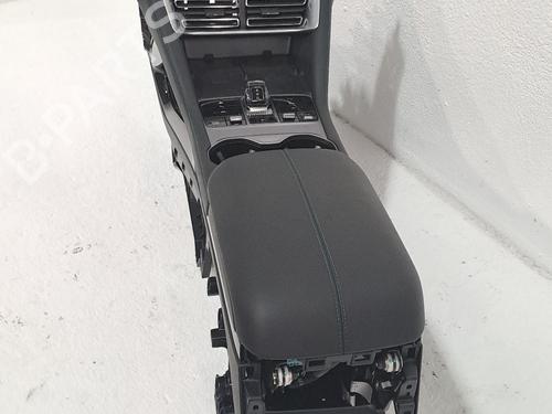 Mittelkonsole BYD SEAL U 1.5 Plug-in Hybrid Front-Wheel Drive | BP32403193I22 