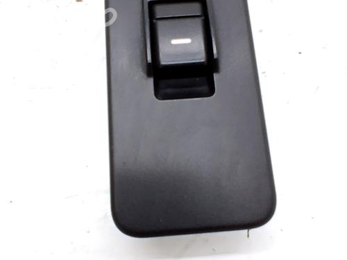 Used Left rear window switch Left rear window switch LAND ROVER RANGE ROVER SPORT I (L320) 2.7 D 4x4 (190 hp) 34708176 34708176