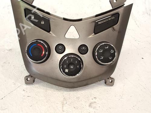 Used Climate control Climate control CHEVROLET AVEO Hatchback (T300) 1.2 (86 hp) 33773033 33773033