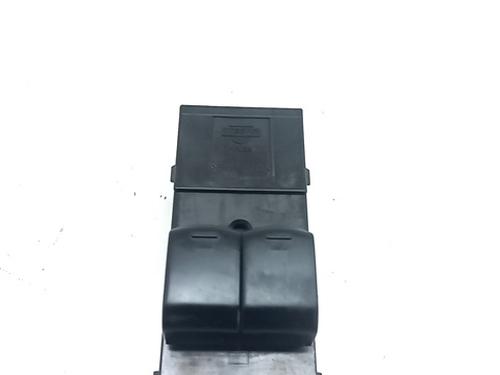 Used Left front window switch NISSAN MICRA III (K12) 1.2 16V (80 hp) 30622823