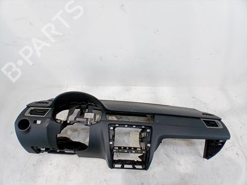 Instrumentbord Instrumentbord SKODA RAPID (NH3, NK3, NK6) 1.6 TDI (115 hp) 35976951 35976951