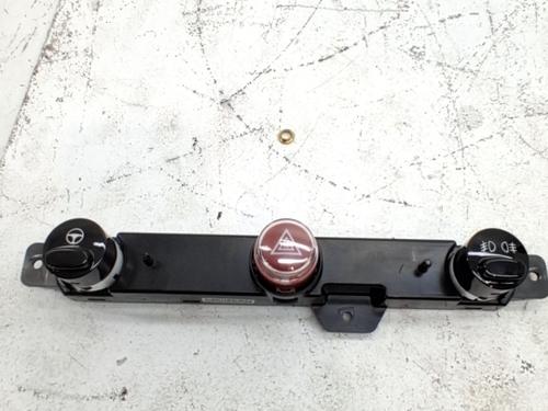 Used Warning switch Warning switch FIAT 500 (312_) 1.0 Mild Hybrid (312.AYD1B) (69 hp) 40545899 40545899