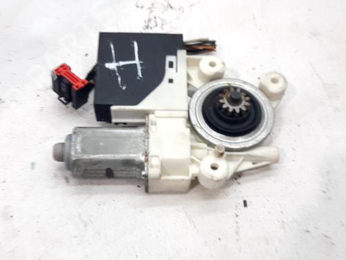 Vindusheismotor venstre bak Vindusheismotor venstre bak VOLVO V50 (545) 2.0 D (136 hp) 33768902 33768902