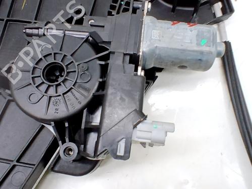 Used Right front window motor Right front window motor OPEL CORSA F (P2JO) 1.2 (68) (131 hp) 33764082 33764082