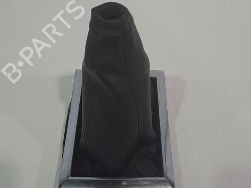 Used Shift knob Shift knob SUZUKI GRAND VITARA II (JT, TE, TD) 1.9 DDiS All-wheel Drive (JT419, TD44, JB419WD, JB419XD,... (129 hp) 26929230 26929230