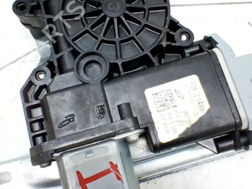 Used Left front window motor Left front window motor SMART FORFOUR Hatchback (453) electric drive / EQ (453.091) (56 hp) 32696661 32696661