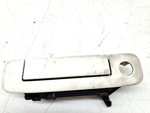 Używane Klamka zewnętrzna drzwi przednich prawych AUDI 80 B4 Saloon (8C2) 2.0 E (115 hp) 29991661