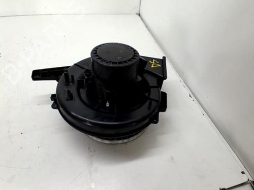 Heater blower motor SKODA RAPID (NH3, NK3, NK6) 1.6 TDI | BP29992095M62 
