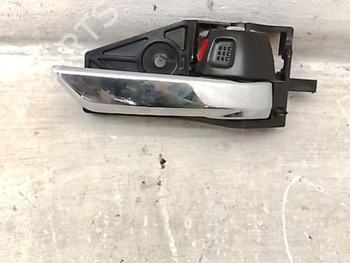 Used Front right interior door handle Front right interior door handle 37159934 37159934