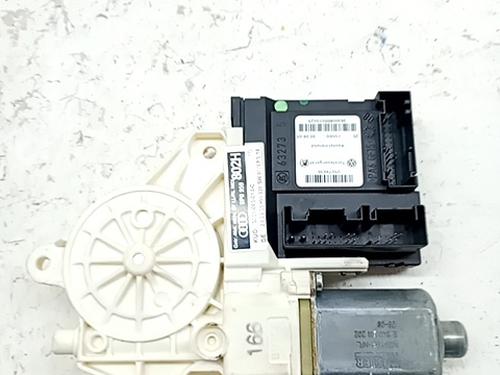 Rudehejsemotor forskærm venstre AUDI A3 (8P1) 2.0 TDI 16V (140 hp) 29991324