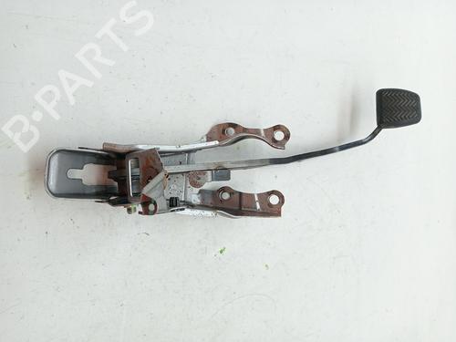 Used Break pedal TOYOTA AURIS (_E18_) 1.4 D-4D (NDE180_, NDE180R) (90 hp) 23353431
