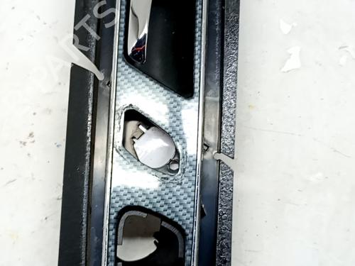 Venstre fortil invendig håndtag MERCEDES-BENZ SLK (R170) 230 Kompressor (170.447) (193 hp) 32289119