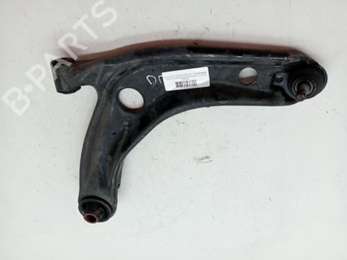 Used Right front suspension arm TOYOTA YARIS (_P9_) 1.3 VVT-i (SCP90_, SCP90R) (87 hp) 23354805