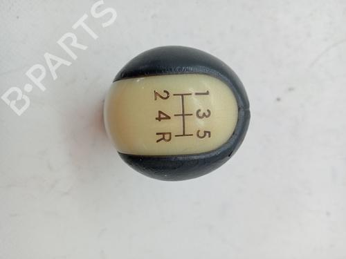 Used Shift knob TOYOTA YARIS (_P9_) 1.3 VVT-i (SCP90_, SCP90R) (87 hp) 23356263