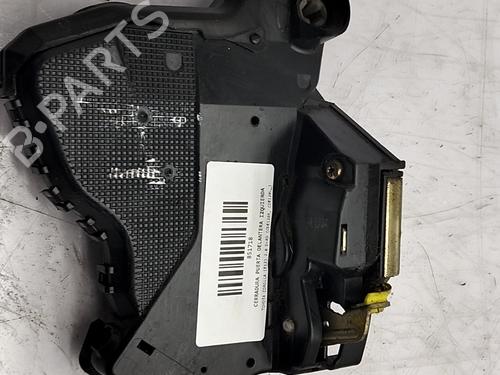 Serratura anteriore sinistra TOYOTA COROLLA (_E12_) 2.0 D-4D (CDE120R, CDE120L_) (110 hp) 32286015