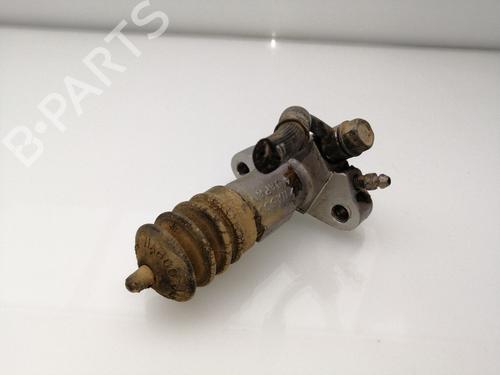 Used Clutch slave cylinder SUZUKI GRAND VITARA I (FT, HT) 2.0 HDI 110 16V 4x4 (SQ420D, TD83V, JA420WD) (109 hp) 23458446
