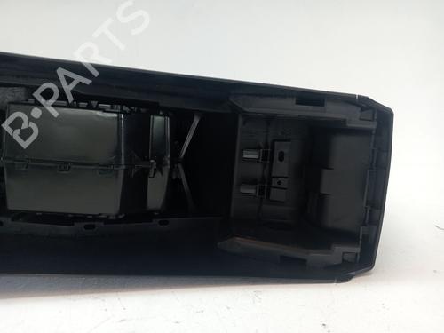 Armrest / Center console PEUGEOT 308 II (LB_, LP_, LW_, LH_, L3_) 1.2 THP 130 | BP24108719I20 