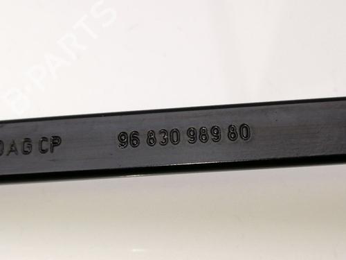 Used Front windshield wiper arm PEUGEOT 3008 I MPV (0U_) 1.6 HDi (114 hp) 23387503