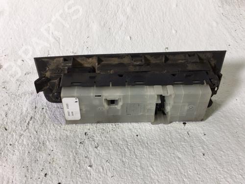 Left front window switch NISSAN NAVARA NP300 (D40) 2.5 dCi 4WD | BP38990603I27 - Image 2