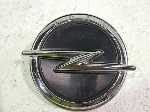Used Tailgate handle OPEL CORSA F (P2JO) 1.2 (68) (101 hp) 28037632