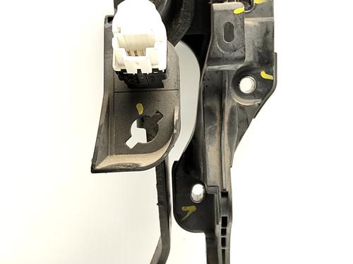 Used Break pedal DACIA DUSTER (HM_) 1.5 dCi 110 (HMAB) (109 hp) 30801595