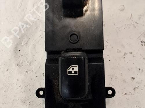 Used Right front window switch Right front window switch HYUNDAI SANTA FÉ II (CM) 2.2 CRDi 4x4 (155 hp) 33768178 33768178
