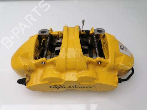 Used Left front brake caliper ALFA ROMEO STELVIO (949_) 2.0 Q4 (949.AXF2A) (201 hp) 23383733