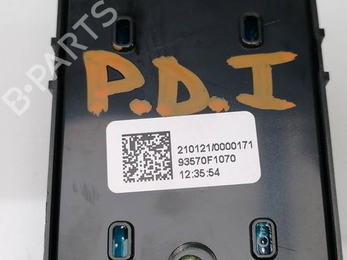 Used Left front window switch KIA SPORTAGE IV (QL, QLE) 1.7 CRDi (116 hp) 23938588