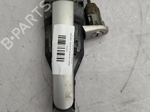 Venstre foran utvendig håndtak Venstre foran utvendig håndtak VW GOLF IV (1J1) 1.9 TDI (90 hp) 36109344 36109344