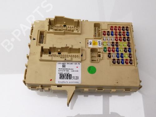 Used Fuse box HYUNDAI i30 (GD) 1.6 CRDi (128 hp) 23376942