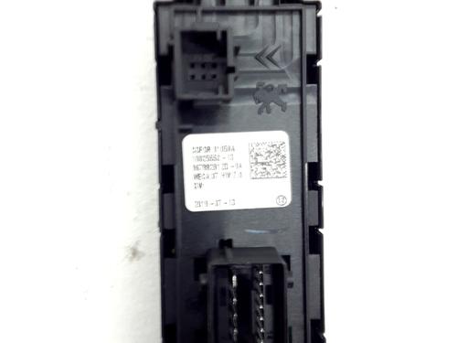 Left front window switch OPEL CROSSLAND X / CROSSLAND (P17, P2QO) 1.2 (75) | BP31701009I27