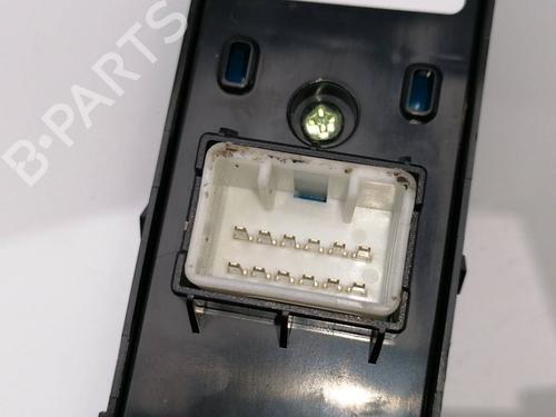 Used Right front window switch KIA SPORTAGE IV (QL, QLE) 1.7 CRDi (116 hp) 23938589