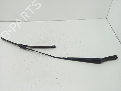 Used Front windshield wiper arm AUDI Q5 (8RB) 2.0 TDI (150 hp) 29301563