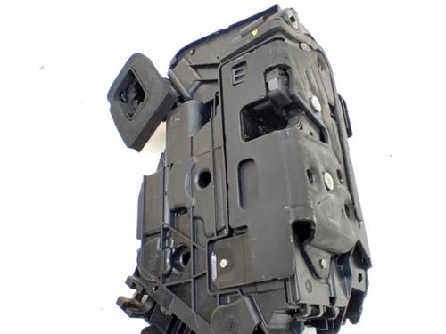 front-right-lock-seat-arona-kj7-kjp-2017-33772200 main image