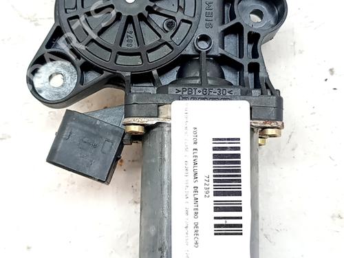 Rudehejsemotor forskærm højre MERCEDES-BENZ C-CLASS (W203) C 200 Kompressor (203.045) (163 hp) 31700768