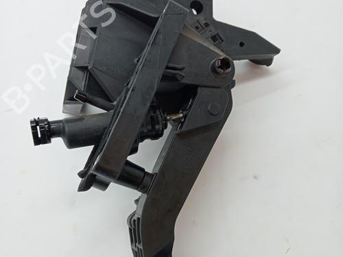 Clutch pedal MERCEDES-BENZ B-CLASS Sports Tourer (W245) B 180 CDI (245.207) | BP23344721I13 