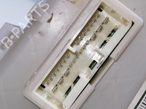 Used Fuse box TOYOTA YARIS (_P9_) 1.4 D-4D (NLP90_, NLP90R) (90 hp) 23404589
