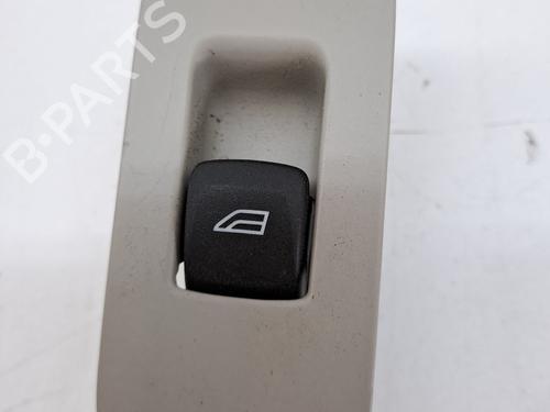 Used Right front window switch VOLVO V40 Hatchback (525) D2 (114 hp) 23366884