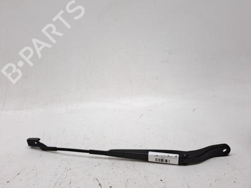 Used Front windshield wiper arm OPEL CORSA F (P2JO) 1.2 MHEV (101 hp) 27672665