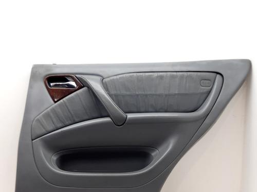Guarnecido trasero derecho MERCEDES-BENZ M-CLASS (W163) ML 270 CDI (163.113) (163 hp) 32159825