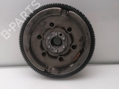 Used Flywheel RENAULT KADJAR (HA_, HL_) 1.2 TCe 130 (HLMR) (130 hp) 23941028